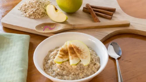 كيف أصنع الشوفان صحياً بتنويعات لذيذة ومبتكرة